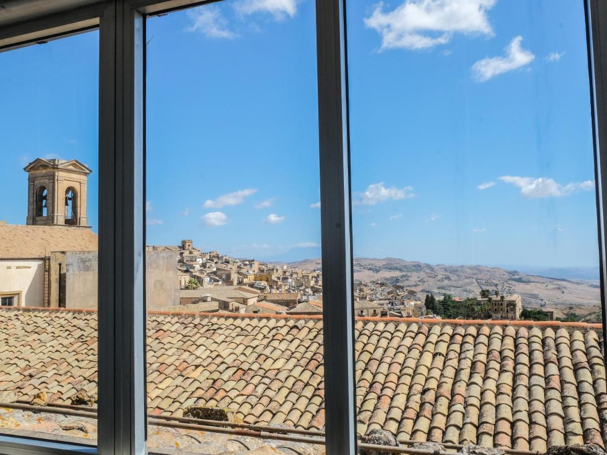 I Colori Della Sicilia Noblesse Apartment Caltagirone Luaran gambar