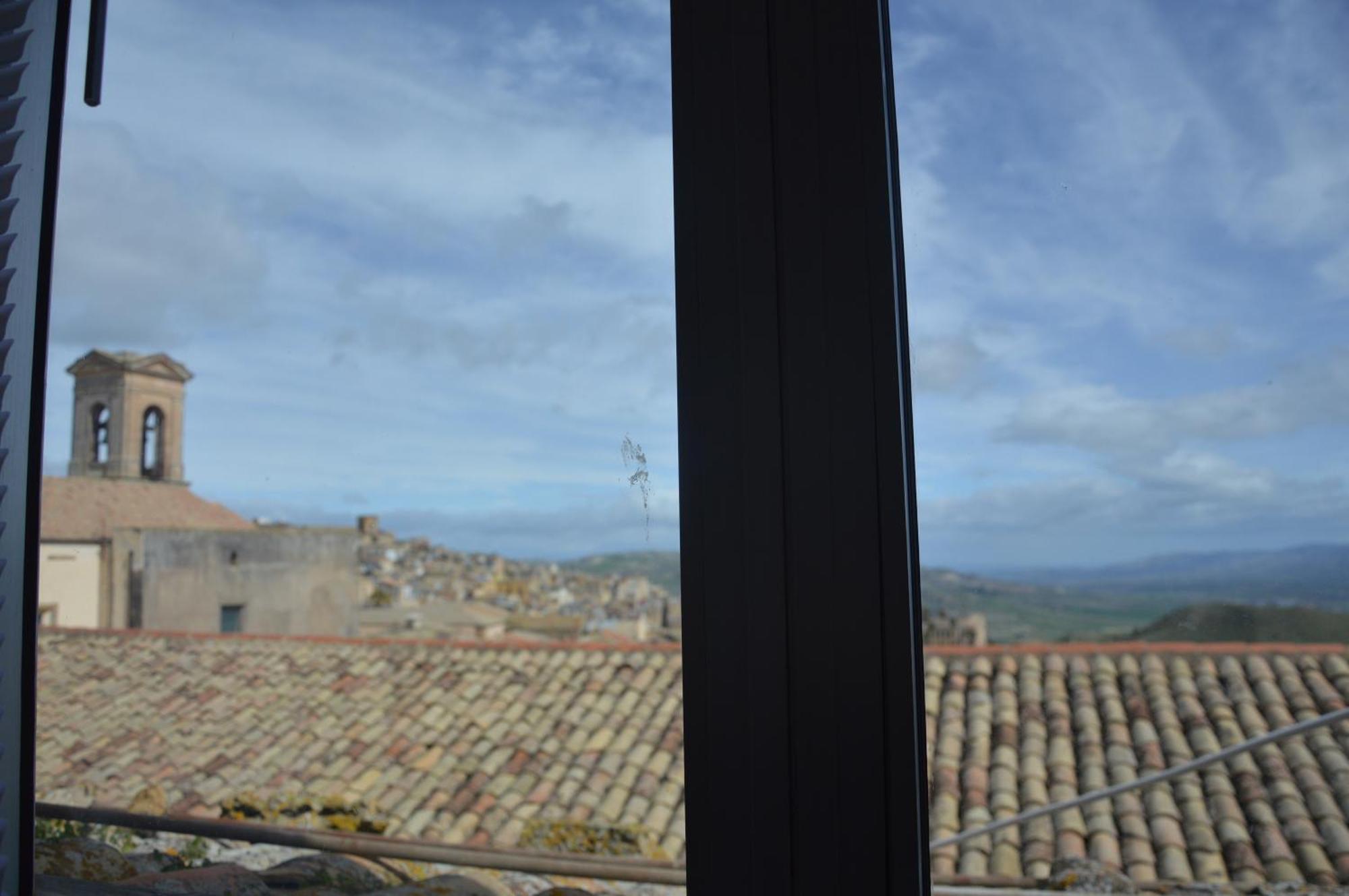 I Colori Della Sicilia Noblesse Apartment Caltagirone Luaran gambar